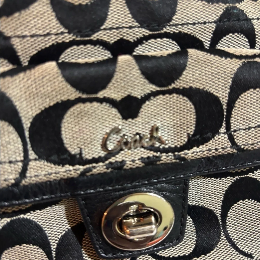 Coach CC signature print canvas Stylish Black and Cream signature print Bag